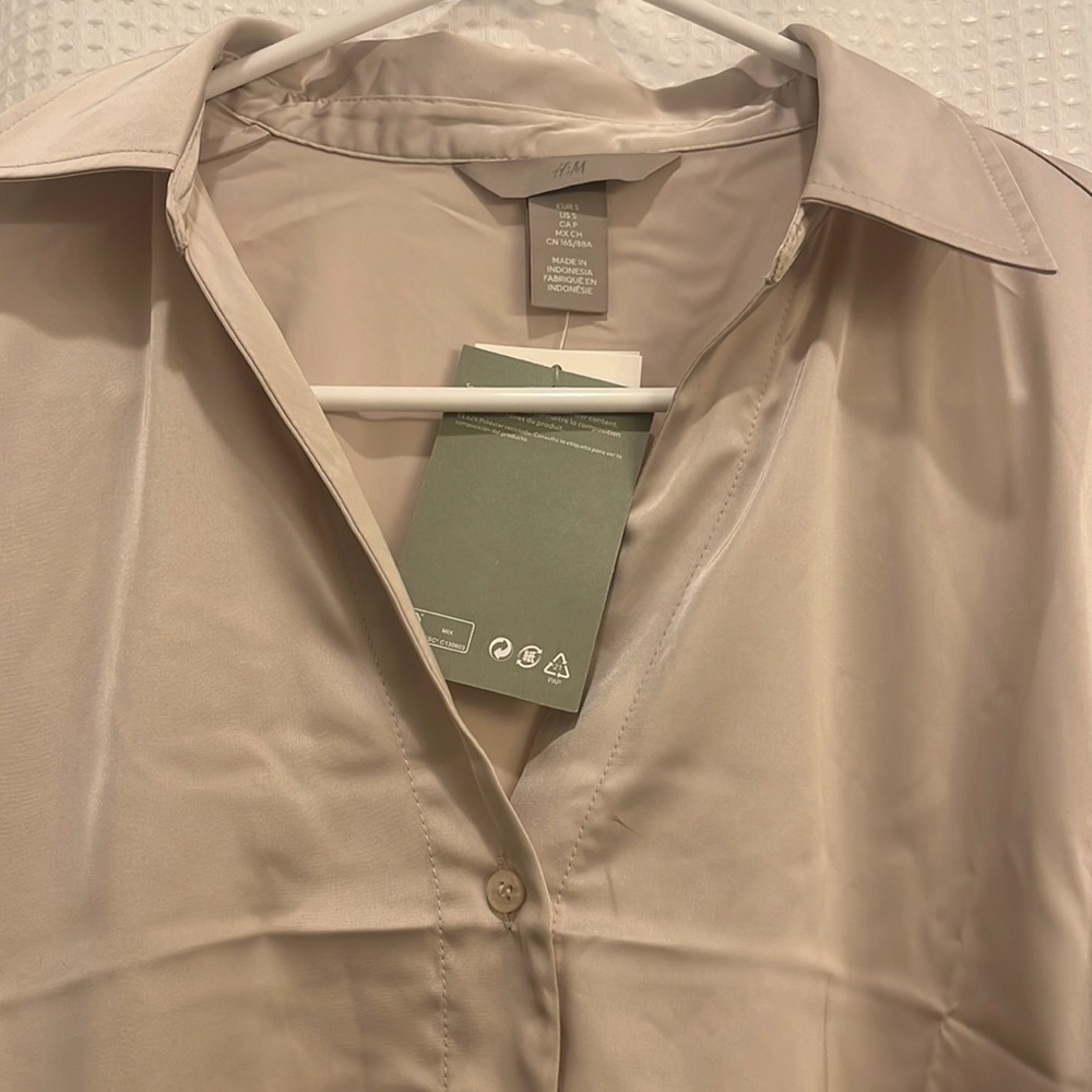 Button up blouse - Picture 2 of 3
